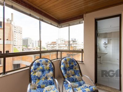 Apartamento à venda com 118m², 3 quartos, 1 suíte, 2 vagas no bairro Menino Deus em Porto Alegre - Foto 16