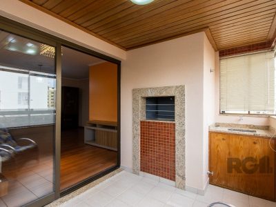 Apartamento à venda com 118m², 3 quartos, 1 suíte, 2 vagas no bairro Menino Deus em Porto Alegre - Foto 17