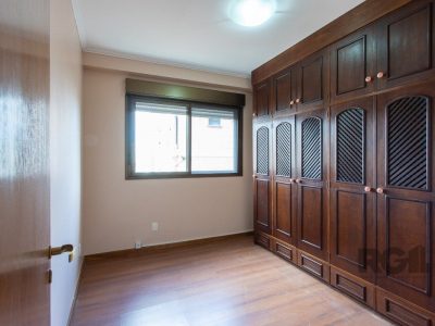 Apartamento à venda com 118m², 3 quartos, 1 suíte, 2 vagas no bairro Menino Deus em Porto Alegre - Foto 20