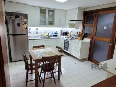 Apartamento à venda com 138m², 4 quartos, 1 suíte, 3 vagas no bairro Ipanema em Porto Alegre - Foto 10