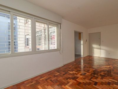 Apartamento à venda com 32m², 1 quarto, 1 vaga no bairro Vila Ipiranga em Porto Alegre - Foto 2