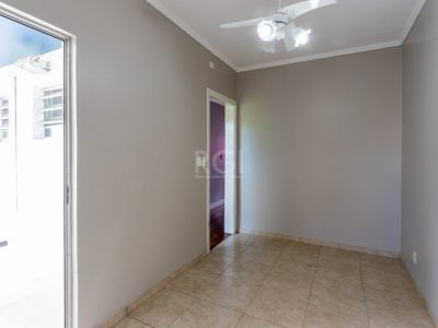 Casa à venda com 202m², 3 quartos, 1 suíte, 2 vagas no bairro Cristal em Porto Alegre - Foto 16