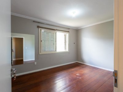 Casa à venda com 202m², 3 quartos, 1 suíte, 2 vagas no bairro Cristal em Porto Alegre - Foto 22