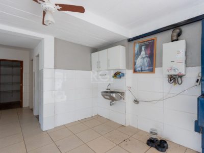 Casa à venda com 202m², 3 quartos, 1 suíte, 2 vagas no bairro Cristal em Porto Alegre - Foto 36