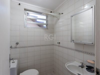 Casa à venda com 202m², 3 quartos, 1 suíte, 2 vagas no bairro Cristal em Porto Alegre - Foto 38