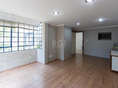 Casa à venda com 202m², 3 quartos, 1 suíte, 2 vagas no bairro Cristal em Porto Alegre - Foto 43