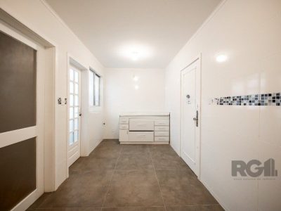 Apartamento à venda com 141m², 3 quartos, 1 suíte, 1 vaga no bairro Auxiliadora em Porto Alegre - Foto 4