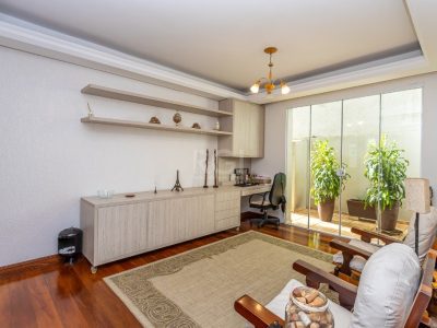 Casa à venda com 241m², 3 quartos, 1 suíte, 3 vagas no bairro Jardim Planalto em Porto Alegre - Foto 31