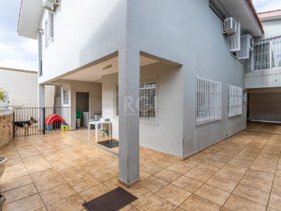 Casa à venda com 241m², 3 quartos, 1 suíte, 3 vagas no bairro Jardim Planalto em Porto Alegre - Foto 46