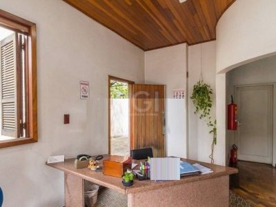 Casa à venda com 120m², 3 quartos, 1 suíte, 3 vagas no bairro Partenon em Porto Alegre - Foto 2