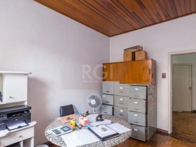 Casa à venda com 120m², 3 quartos, 1 suíte, 3 vagas no bairro Partenon em Porto Alegre - Foto 13