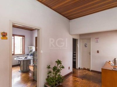 Casa à venda com 120m², 3 quartos, 1 suíte, 3 vagas no bairro Partenon em Porto Alegre - Foto 21