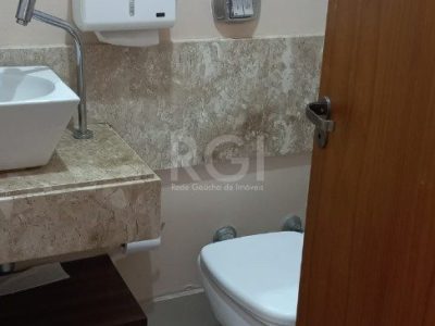 Casa à venda com 245m², 9 quartos, 6 suítes, 2 vagas no bairro Menino Deus em Porto Alegre - Foto 18