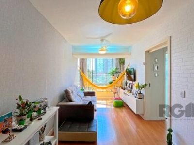 Apartamento à venda com 64m², 2 quartos, 1 vaga no bairro Tristeza em Porto Alegre - Foto 4