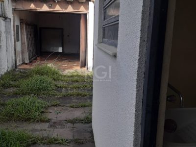 Casa à venda com 250m², 3 quartos, 1 suíte, 4 vagas no bairro Jardim do Salso em Porto Alegre - Foto 5