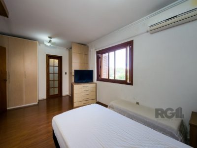 Casa Condominio à venda com 233m², 3 quartos, 1 suíte, 2 vagas no bairro Ipanema em Porto Alegre - Foto 31