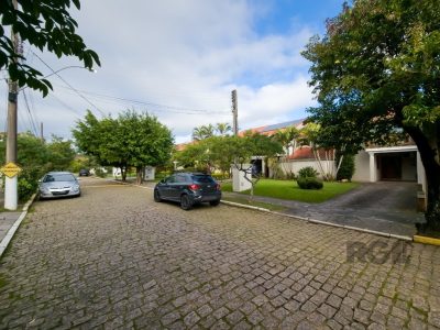 Casa Condominio à venda com 233m², 3 quartos, 1 suíte, 2 vagas no bairro Ipanema em Porto Alegre - Foto 38