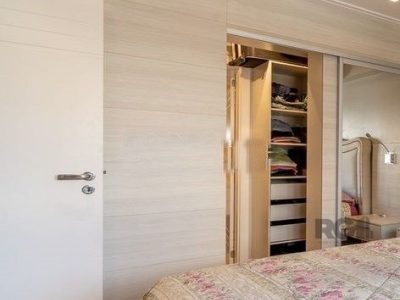 Apartamento à venda com 137m², 3 quartos, 3 suítes, 2 vagas no bairro Rio Branco em Porto Alegre - Foto 7