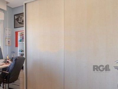 Apartamento à venda com 137m², 3 quartos, 3 suítes, 2 vagas no bairro Rio Branco em Porto Alegre - Foto 11