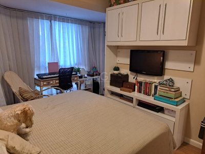 Apartamento à venda com 105m², 3 quartos, 1 suíte, 1 vaga no bairro Menino Deus em Porto Alegre - Foto 17