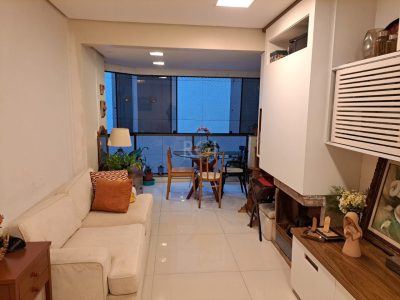 Apartamento à venda com 105m², 3 quartos, 1 suíte, 1 vaga no bairro Menino Deus em Porto Alegre - Foto 4