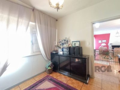 Casa à venda com 200m², 4 quartos, 1 suíte, 1 vaga no bairro Cristal em Porto Alegre - Foto 8