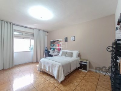 Casa à venda com 200m², 4 quartos, 1 suíte, 1 vaga no bairro Cristal em Porto Alegre - Foto 25