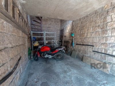 Casa à venda com 200m², 4 quartos, 1 suíte, 1 vaga no bairro Cristal em Porto Alegre - Foto 42