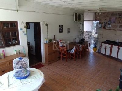 Casa à venda com 200m², 3 quartos, 1 vaga no bairro Ipanema em Porto Alegre - Foto 24