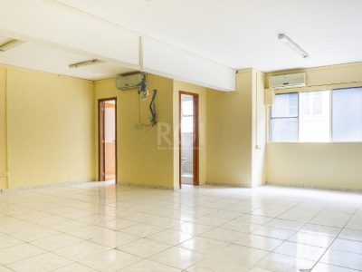 Conjunto/Sala à venda com 107m² no bairro Centro Histórico em Porto Alegre - Foto 2