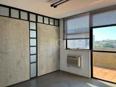 Conjunto/Sala à venda com 98m² no bairro Floresta em Porto Alegre - Foto 4