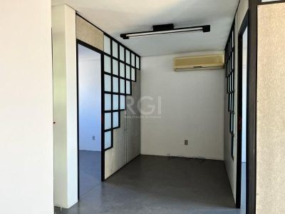 Conjunto/Sala à venda com 98m² no bairro Floresta em Porto Alegre - Foto 5