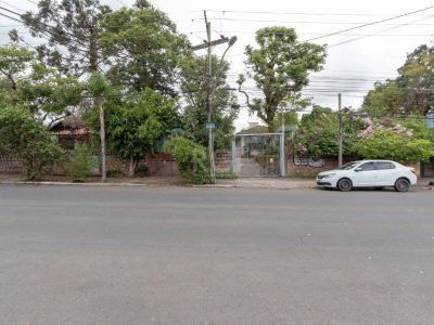 Casa à venda com 200m², 4 quartos, 1 suíte, 5 vagas no bairro Tristeza em Porto Alegre - Foto 2