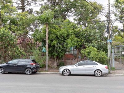 Casa à venda com 200m², 4 quartos, 1 suíte, 5 vagas no bairro Tristeza em Porto Alegre - Foto 4