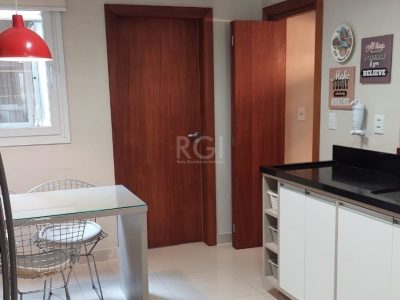 Casa à venda com 286m², 3 quartos, 3 suítes, 4 vagas no bairro Petrópolis em Porto Alegre - Foto 14