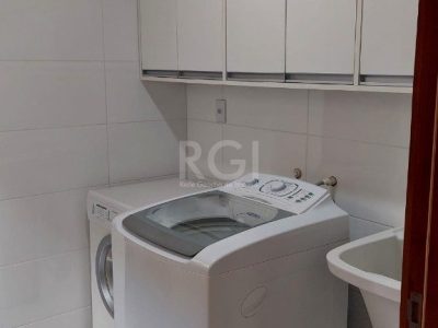 Casa à venda com 286m², 3 quartos, 3 suítes, 4 vagas no bairro Petrópolis em Porto Alegre - Foto 15