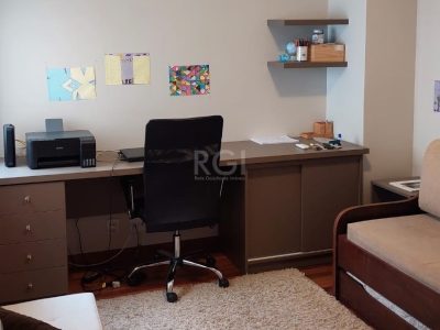 Casa à venda com 286m², 3 quartos, 3 suítes, 4 vagas no bairro Petrópolis em Porto Alegre - Foto 33