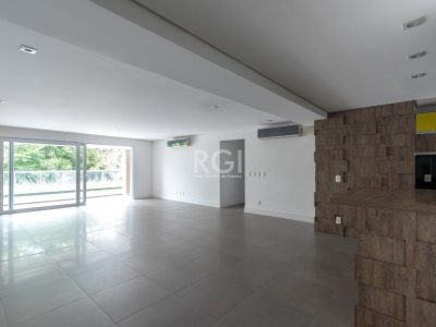 Apartamento à venda com 274m², 3 quartos, 3 suítes, 3 vagas no bairro Cristal em Porto Alegre - Foto 4