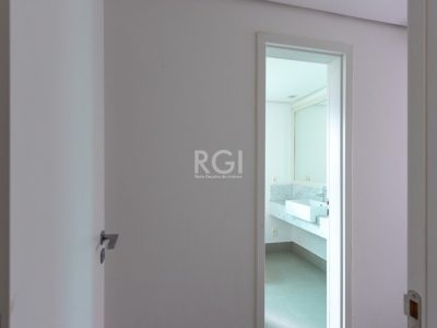 Apartamento à venda com 274m², 3 quartos, 3 suítes, 3 vagas no bairro Cristal em Porto Alegre - Foto 33