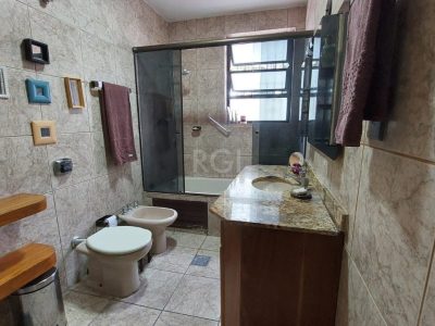 Apartamento à venda com 240m², 3 quartos, 1 suíte no bairro Santana em Porto Alegre - Foto 6