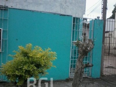 Casa à venda com 170m², 3 quartos, 1 vaga no bairro Navegantes em Porto Alegre - Foto 2