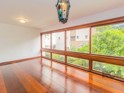 Apartamento à venda com 189m², 3 quartos, 1 suíte, 3 vagas no bairro Moinhos de Vento em Porto Alegre - Foto 2