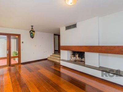 Apartamento à venda com 189m², 3 quartos, 1 suíte, 3 vagas no bairro Moinhos de Vento em Porto Alegre - Foto 3