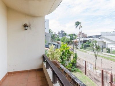 Casa à venda com 530m², 5 quartos, 1 suíte, 6 vagas no bairro Jardim Lindóia em Porto Alegre - Foto 14