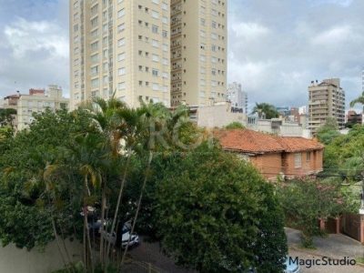 Apartamento à venda com 110m², 3 quartos, 1 suíte, 1 vaga no bairro Auxiliadora em Porto Alegre - Foto 2