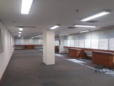 Conjunto/Sala à venda com 380m², 7 vagas no bairro Boa Vista em Porto Alegre - Foto 5