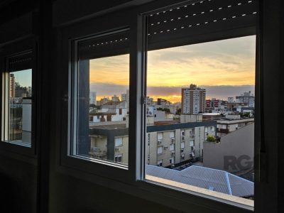 Apartamento à venda com 63m², 2 quartos, 1 suíte, 2 vagas no bairro Santana em Porto Alegre - Foto 24