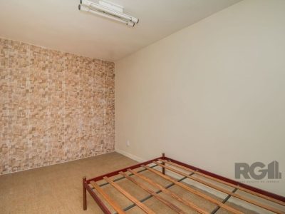 Casa à venda com 389m², 8 quartos, 2 suítes, 3 vagas no bairro Jardim do Salso em Porto Alegre - Foto 15