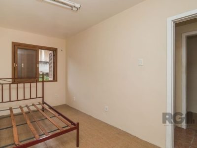 Casa à venda com 389m², 8 quartos, 2 suítes, 3 vagas no bairro Jardim do Salso em Porto Alegre - Foto 14