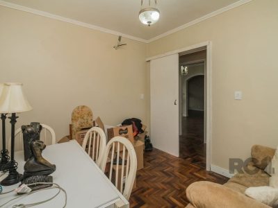 Casa à venda com 389m², 8 quartos, 2 suítes, 3 vagas no bairro Jardim do Salso em Porto Alegre - Foto 12